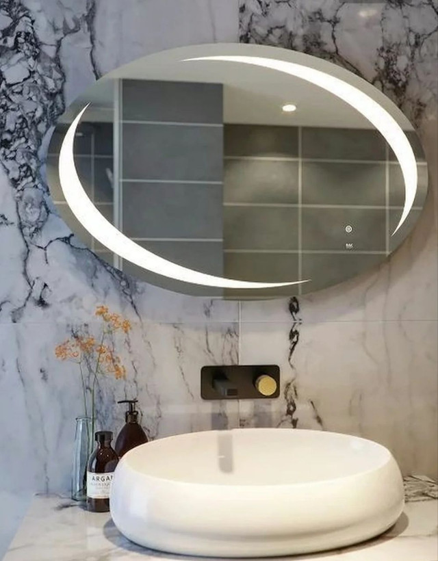 آیینه بیضی و طرحدار